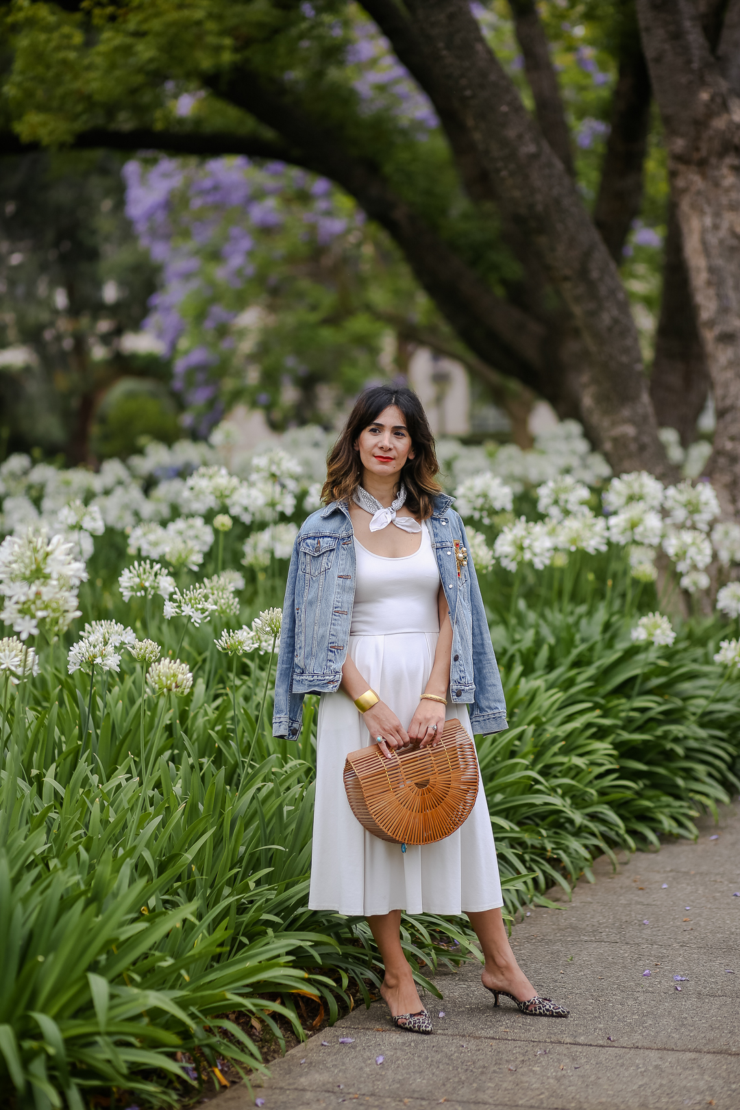 white dress and denim jacket outfit ideas