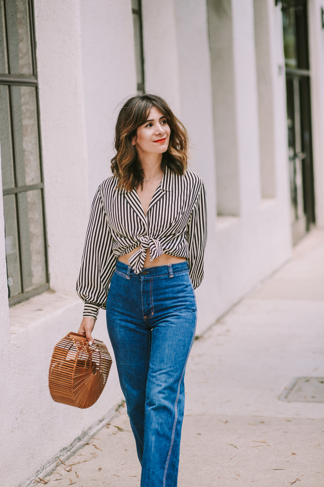 how to style high waist jeans with crop top