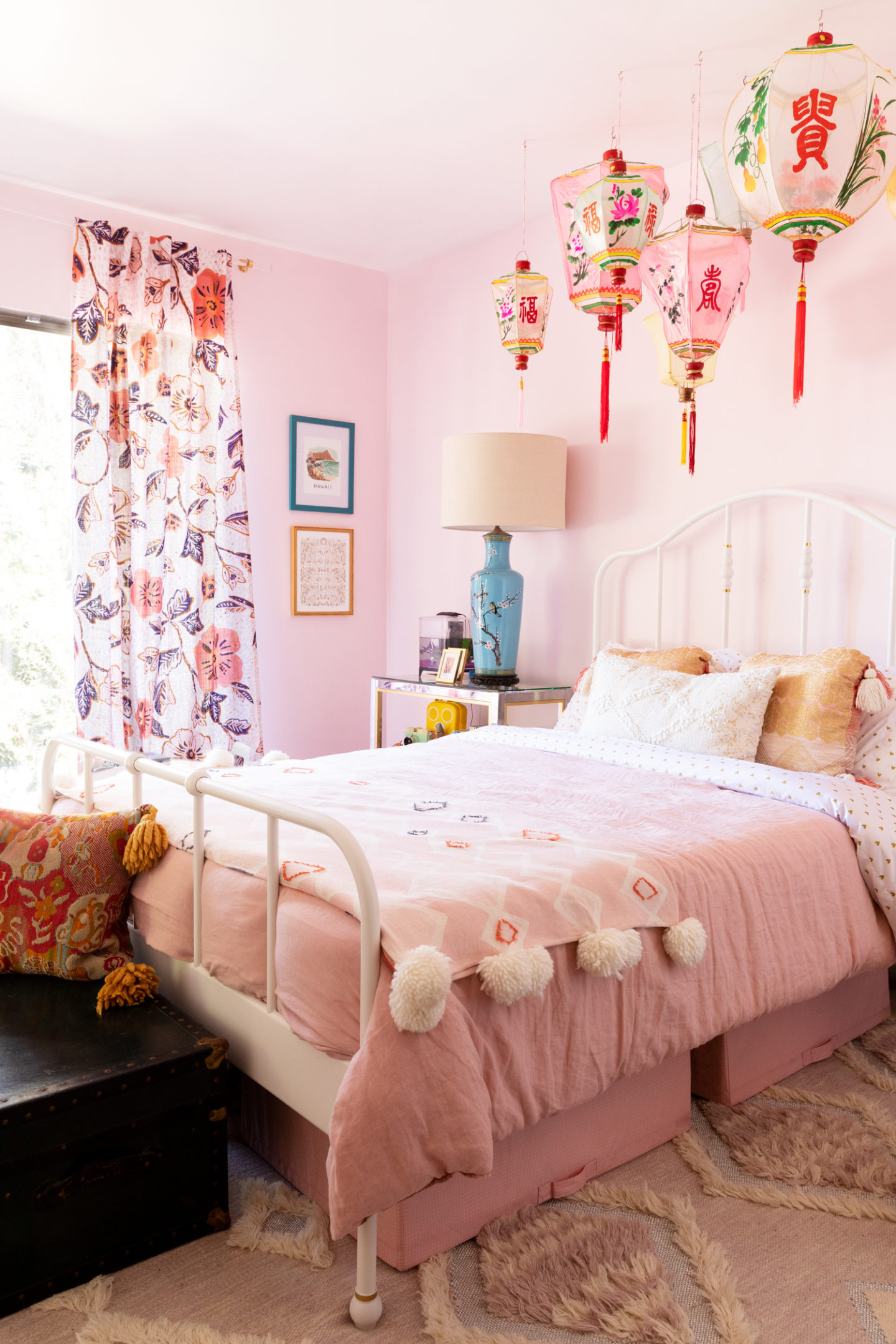 all pink girl's room